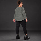 Shirt aus weichem Stretchjersey in Schwarz/Weiß mit 7/8-Arm und gerundetem Schnitt