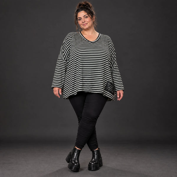 Langarmshirt in Schwarz/Weiß mit kastigem Schnitt und V-Ausschnitt aus Stretchjersey