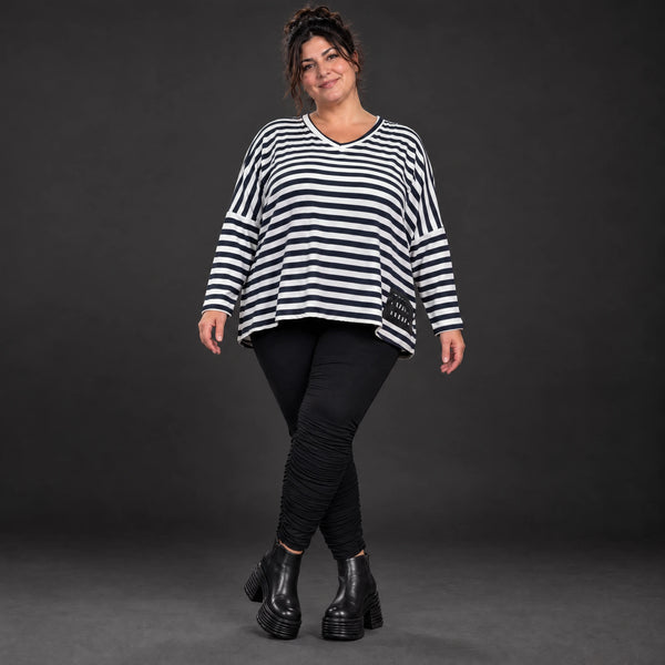 Langarmshirt in Dunkelblau/Weiß aus weichem Jersey mit V-Ausschnitt und kastiger Passform
