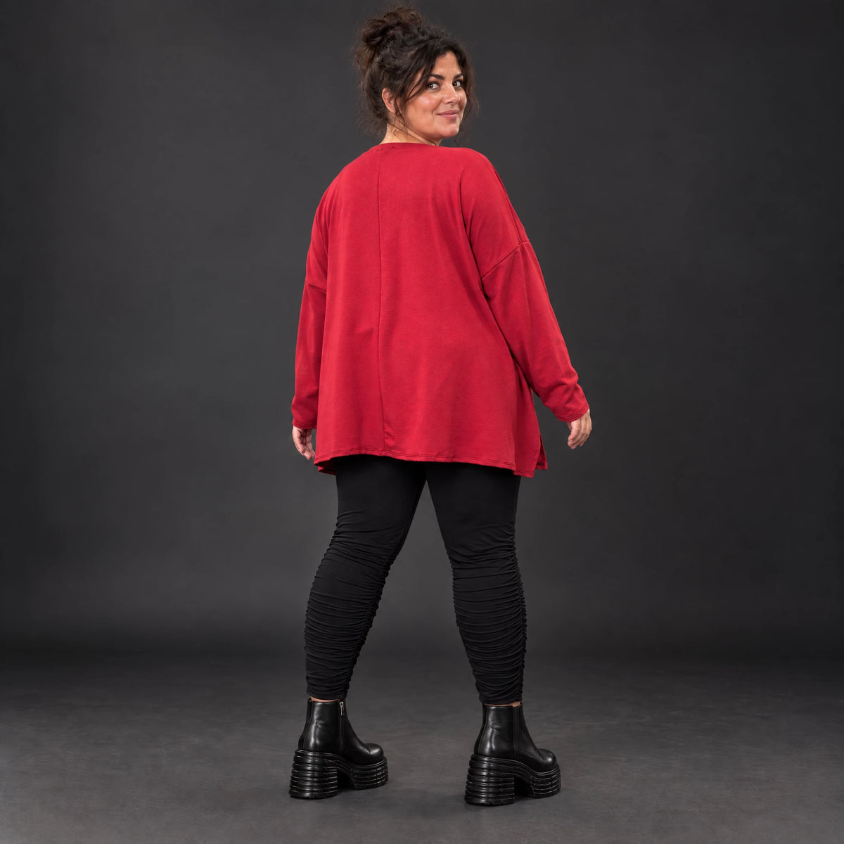 Langarmshirt in Rot mit Rundhalsausschnitt und fließender A-Linie aus Stretchjersey