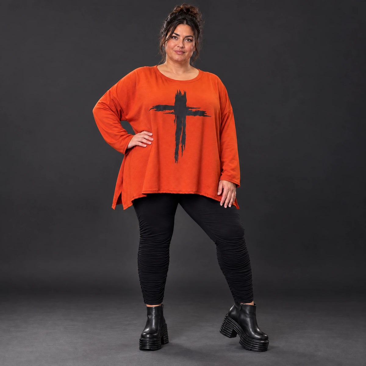 Langarmshirt in leuchtendem Orange aus weichem Stretchjersey aus Italien mit A-Linie