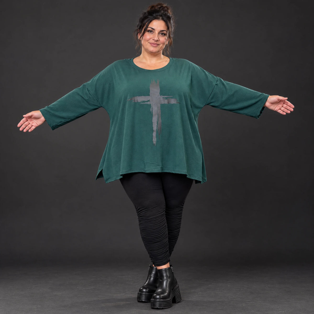 Langarmshirt in Dunkelgrün mit fließender A-Linie aus feinem Stretchjersey für den Winter