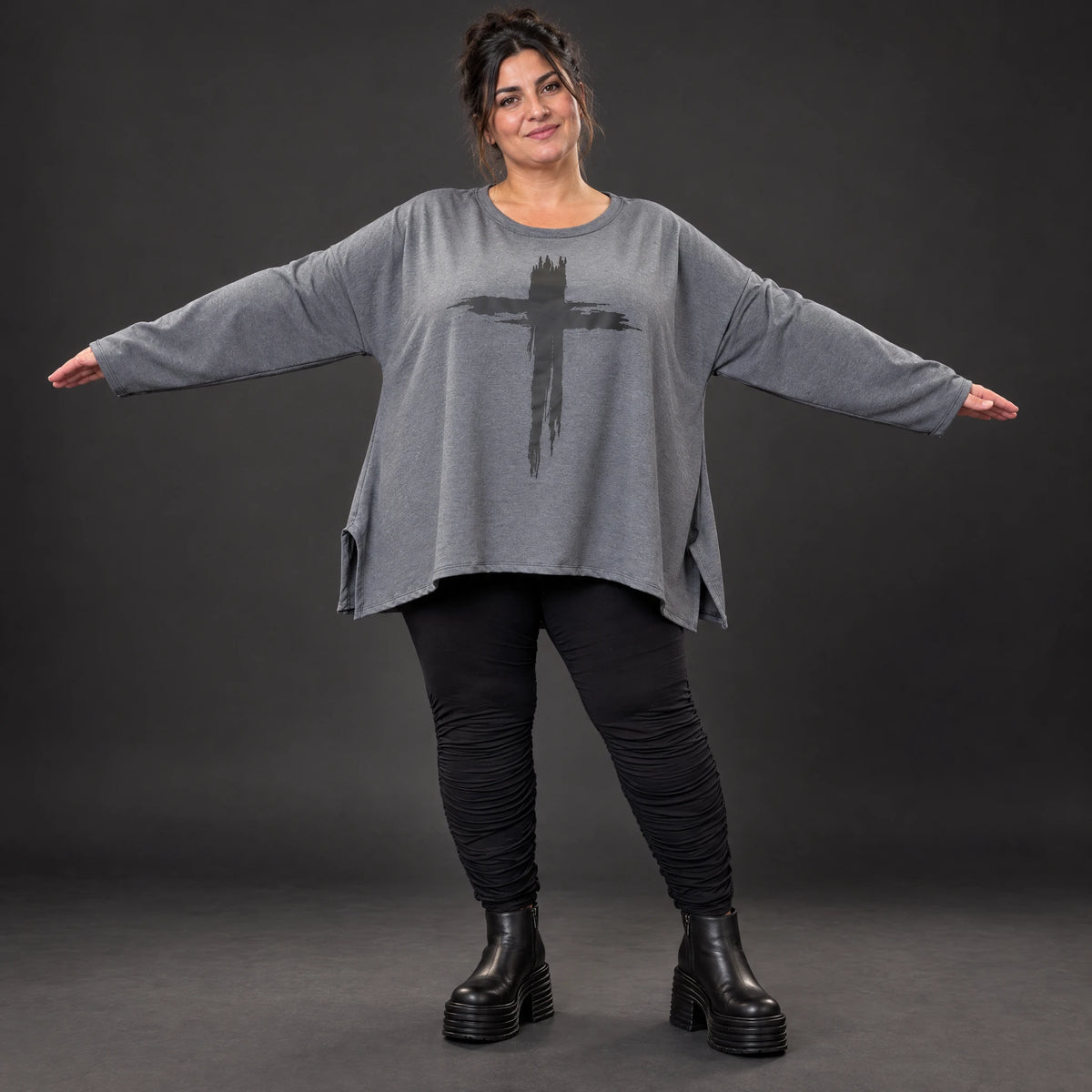 Langarmshirt in Grau mit fließender A-Linie und Rundhalsausschnitt aus weichem Jersey