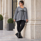 Langarmshirt in Grau mit fließender A-Linie und Rundhalsausschnitt aus weichem Jersey