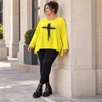 Langarmshirt in strahlendem Gelb aus weichem italienischem Stretchjersey mit A-Linie