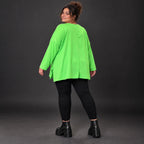 Grünes Langarmshirt in fließender A-Linie aus feinem Stretchjersey mit Rundhalsausschnitt