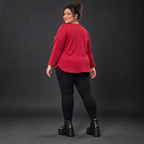 Rotes Shirt aus Stretchjersey mit Rundhalsausschnitt 7/8-Arm und aufgesetzten Taschen