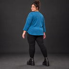Basic Shirt in Blau aus weichem Stretchjersey mit gerundeter Schnittform und 7/8-Arm
