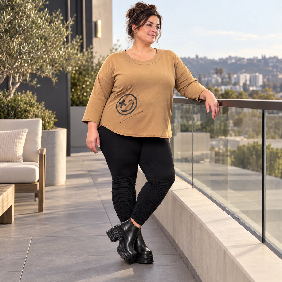 Basic Shirt in Camel aus weichem Stretchjersey mit 7/8-Arm und gerundeter Schnittform
