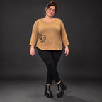 Basic Shirt in Camel aus weichem Stretchjersey mit 7/8-Arm und gerundeter Schnittform