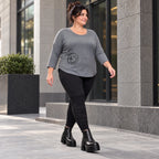 Weiches Shirt in Grau aus Stretchjersey mit gerundetem Schnitt und aufgesetzten Taschen
