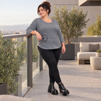Weiches Shirt in Grau aus Stretchjersey mit gerundetem Schnitt und aufgesetzten Taschen