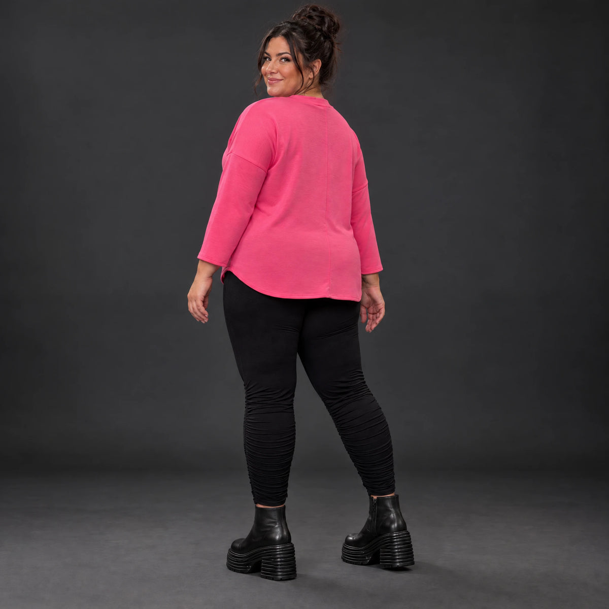 Rundhalsshirt in Pink aus weichem Stretchjersey mit 7/8-Arm und gerundeter Schnittform