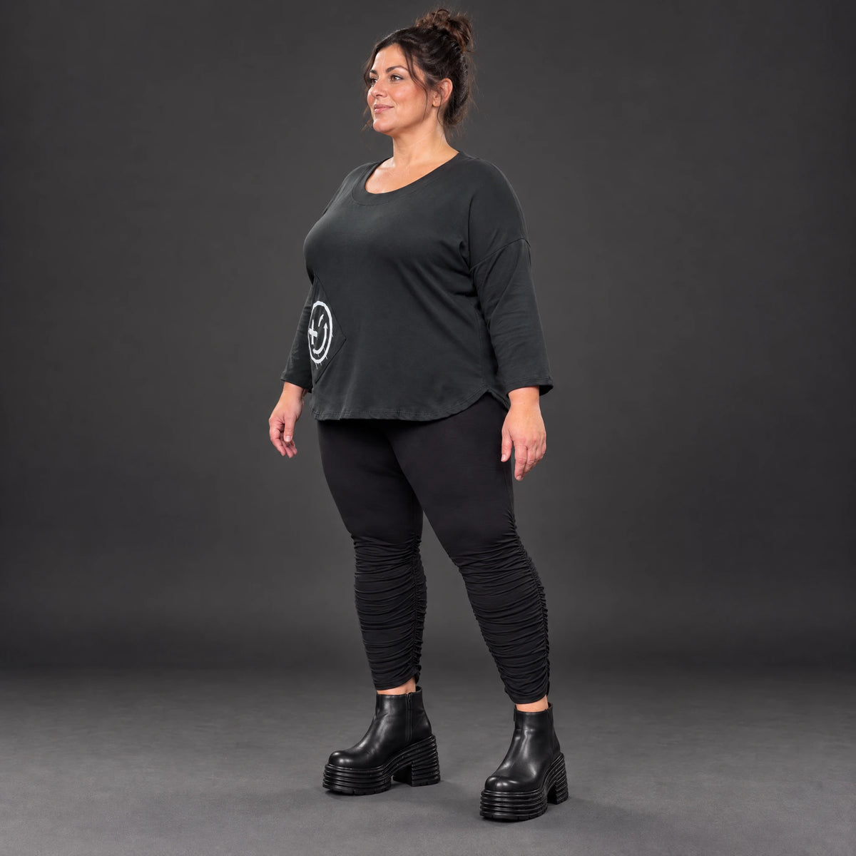 Schwarzes Basic Shirt aus weichem Stretchjersey mit Rundhalsausschnitt und 7/8-Arm
