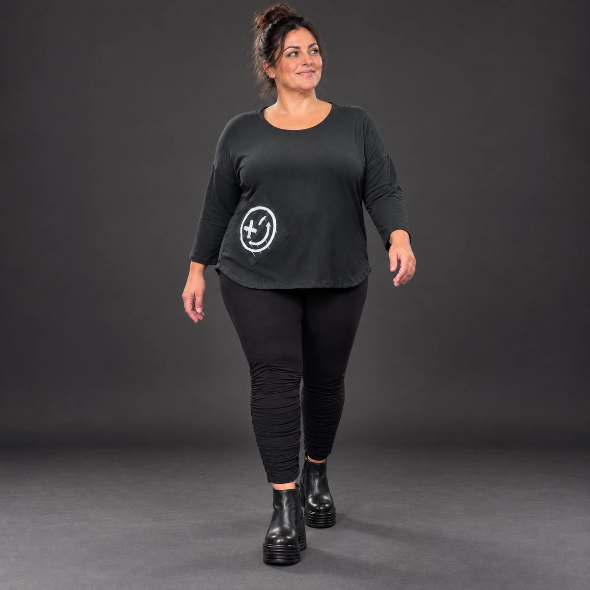 Schwarzes Basic Shirt aus weichem Stretchjersey mit Rundhalsausschnitt und 7/8-Arm