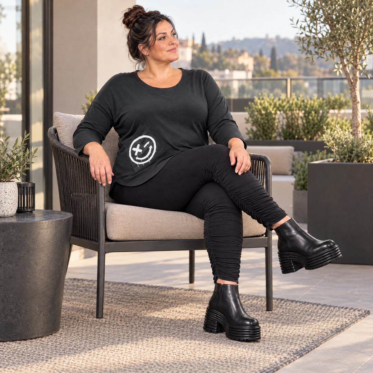 Schwarzes Basic Shirt aus weichem Stretchjersey mit Rundhalsausschnitt und 7/8-Arm
