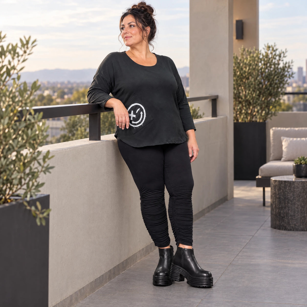 Schwarzes Basic Shirt aus weichem Stretchjersey mit Rundhalsausschnitt und 7/8-Arm