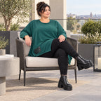 Langarmshirt in Dunkelgrün mit asymmetrischem Zipfelsaum aus feinem weichem Stretchjersey