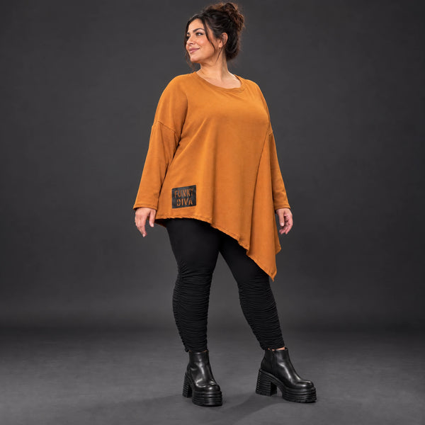 Langarmshirt in warmem Braun mit asymmetrischem Zipfelsaum aus feinem Stretchjersey