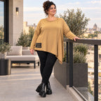 Warmes Langarmshirt in Camel mit asymmetrischem Zipfelsaum aus weichem Jersey mit Stretch