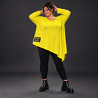 Langarmshirt in sonnigem Gelb aus weichem Stretchjersey mit asymmetrischem Zipfelsaum