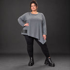 Langarmshirt in Grau mit asymmetrischem Schnitt und Zipfelsaum aus weichem Stretchjersey