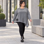 Langarmshirt in Grau mit asymmetrischem Schnitt und Zipfelsaum aus weichem Stretchjersey