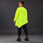 Langarmshirt in Neongelb mit asymmetrischem Zipfelsaum aus weichem Stretchjersey