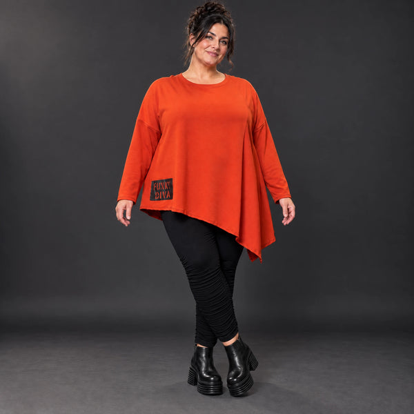 Langarmshirt in kräftigem Orange mit asymmetrischem Zipfelsaum aus weichem Stretchjersey