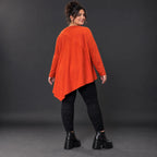 Langarmshirt in kräftigem Orange mit asymmetrischem Zipfelsaum aus weichem Stretchjersey