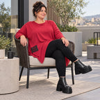 Rotes Langarmshirt mit asymmetrischem Zipfelsaum aus weichem Stretchjersey aus Italien