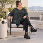 Schwarzes Langarmshirt mit asymmetrischem Zipfelsaum in warmem Stretchjersey aus Italien