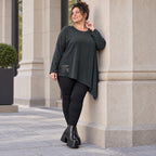 Schwarzes Langarmshirt mit asymmetrischem Zipfelsaum in warmem Stretchjersey aus Italien