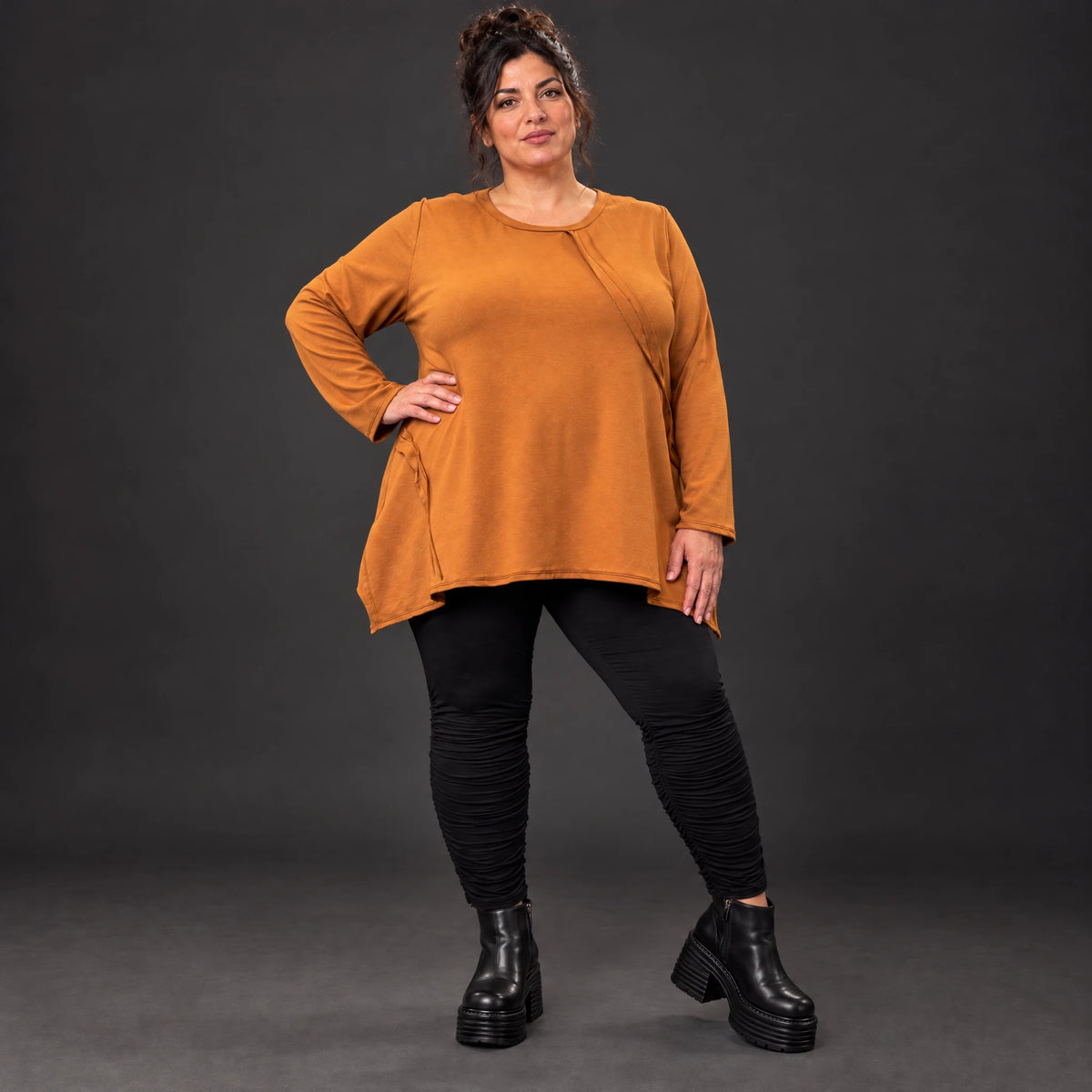 Langarmshirt in Braun aus weichem Stretchjersey mit fließender A-Linie für den Alltag