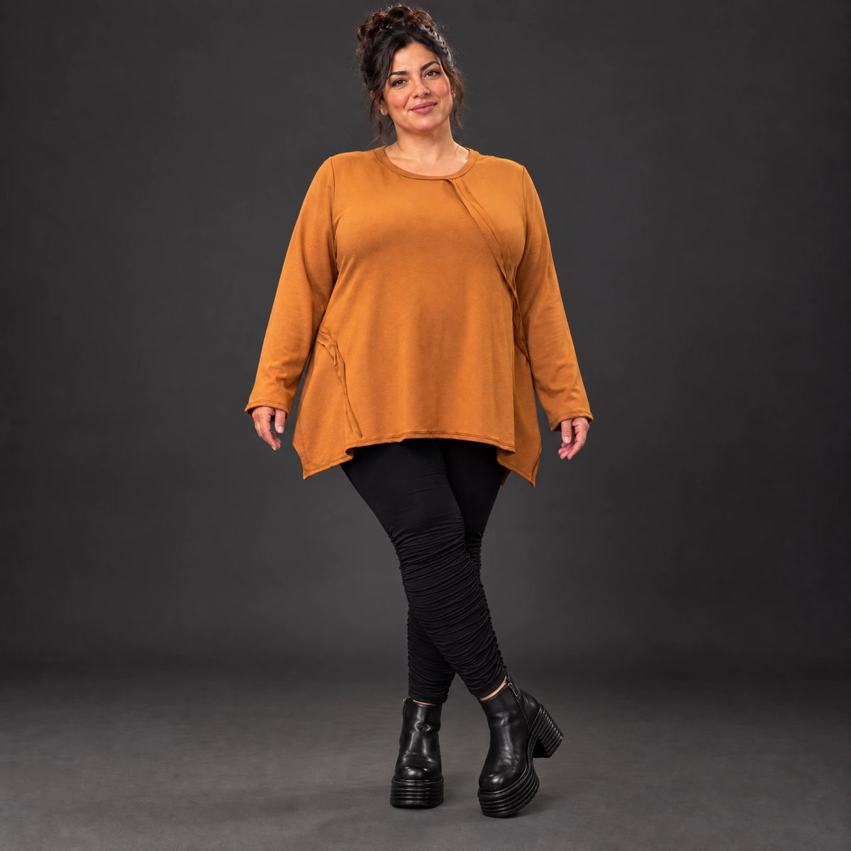 Langarmshirt in Braun aus weichem Stretchjersey mit fließender A-Linie für den Alltag