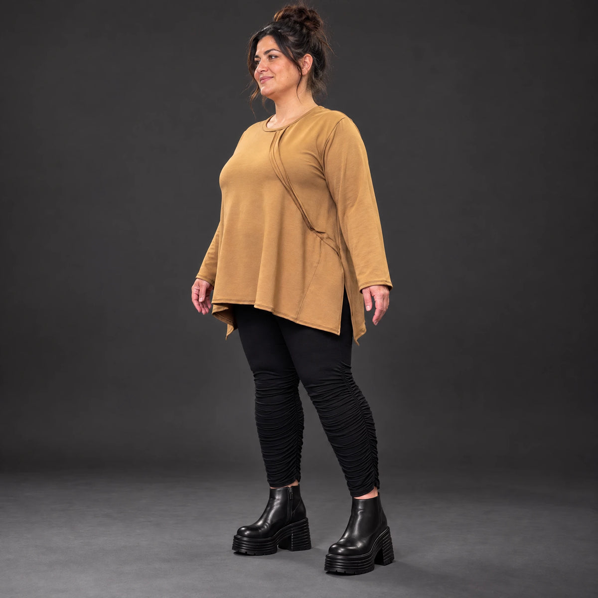 Langarmshirt in Camel mit weiter A-Linie aus weichem Stretchjersey für Alltagslooks