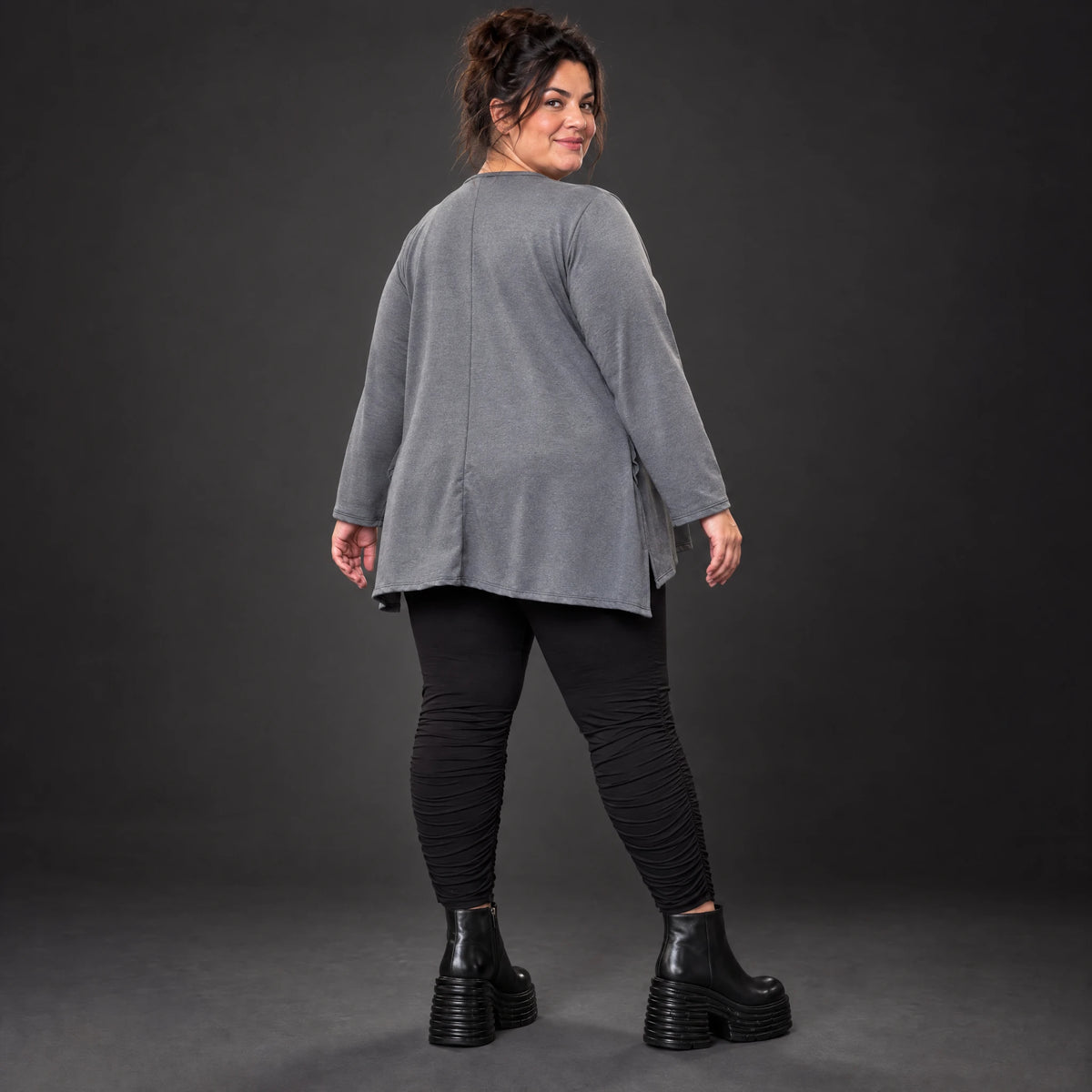 Weiches Langarmshirt in Grau mit fließender A-Linie aus feinem Jersey mit Elasthananteil