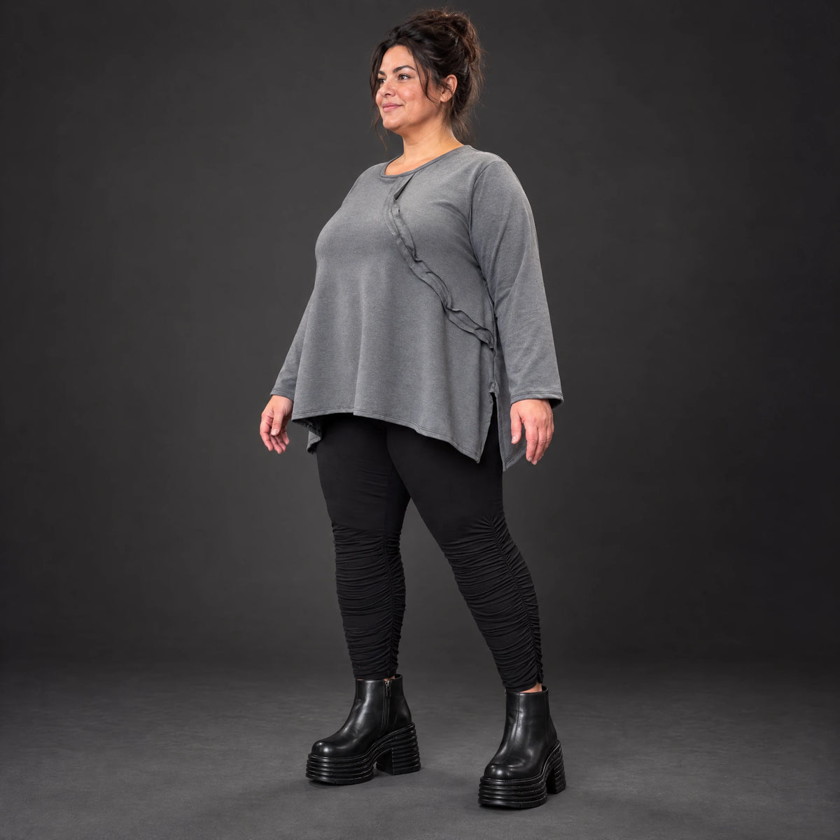 Weiches Langarmshirt in Grau mit fließender A-Linie aus feinem Jersey mit Elasthananteil