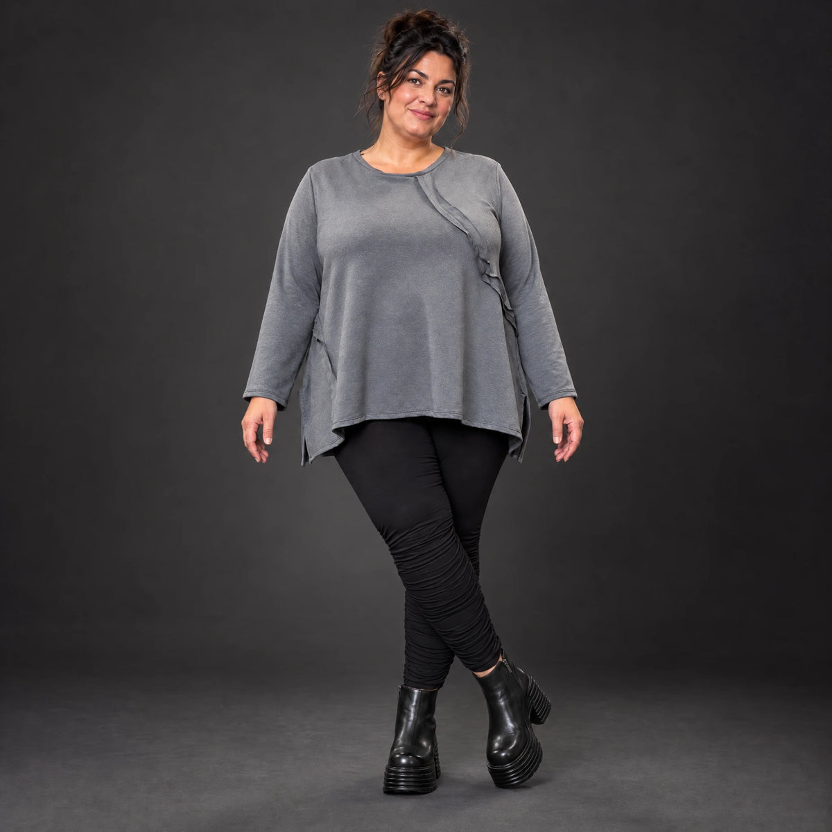 Weiches Langarmshirt in Grau mit fließender A-Linie aus feinem Jersey mit Elasthananteil