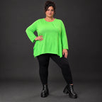 Langarmshirt in Grün aus feinem warmem Stretchjersey aus Italien mit fließender A-Linie