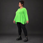 Langarmshirt in Grün aus feinem warmem Stretchjersey aus Italien mit fließender A-Linie