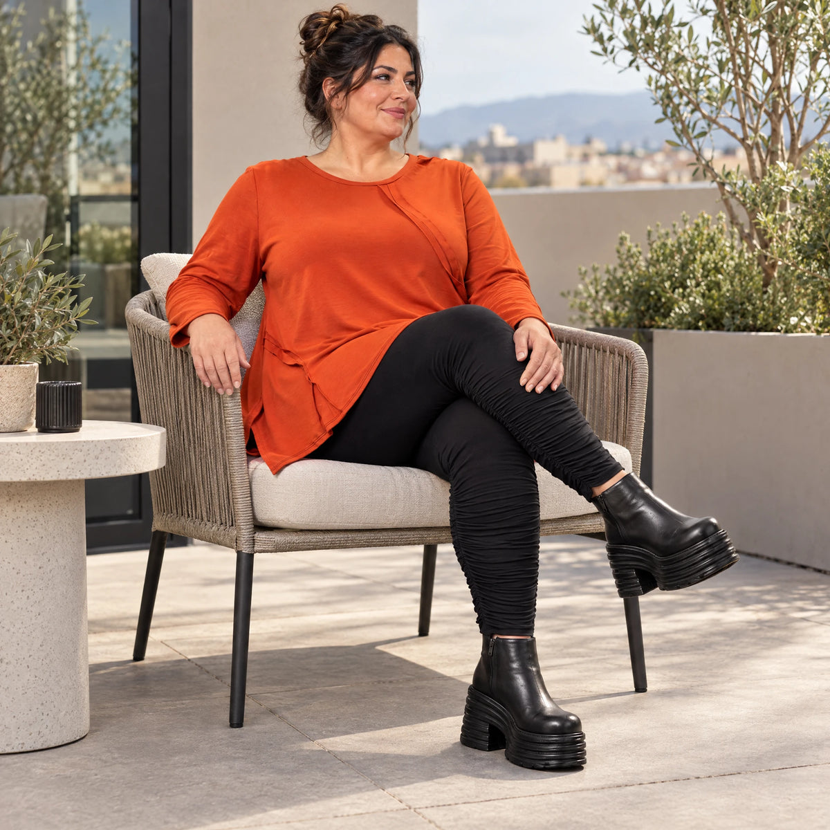 Langarmshirt in Orange mit Rundhalsausschnitt und fließender A-Linie aus Stretchjersey