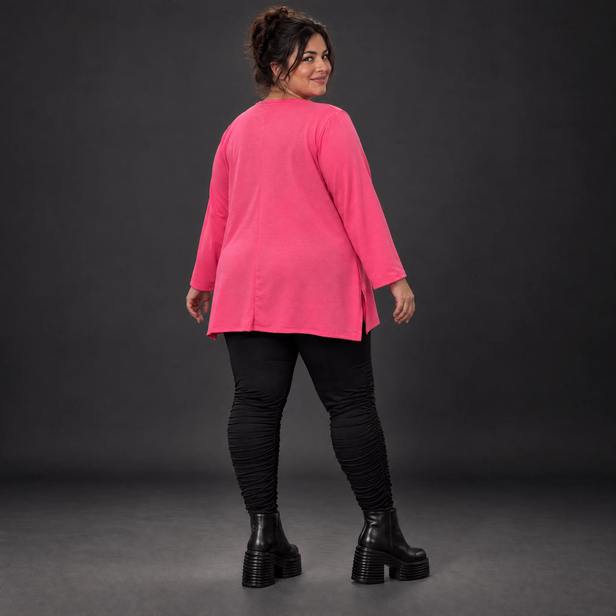 Pinkes Langarmshirt aus weichem Stretchjersey mit Rundhalsausschnitt und lässiger A-Linie