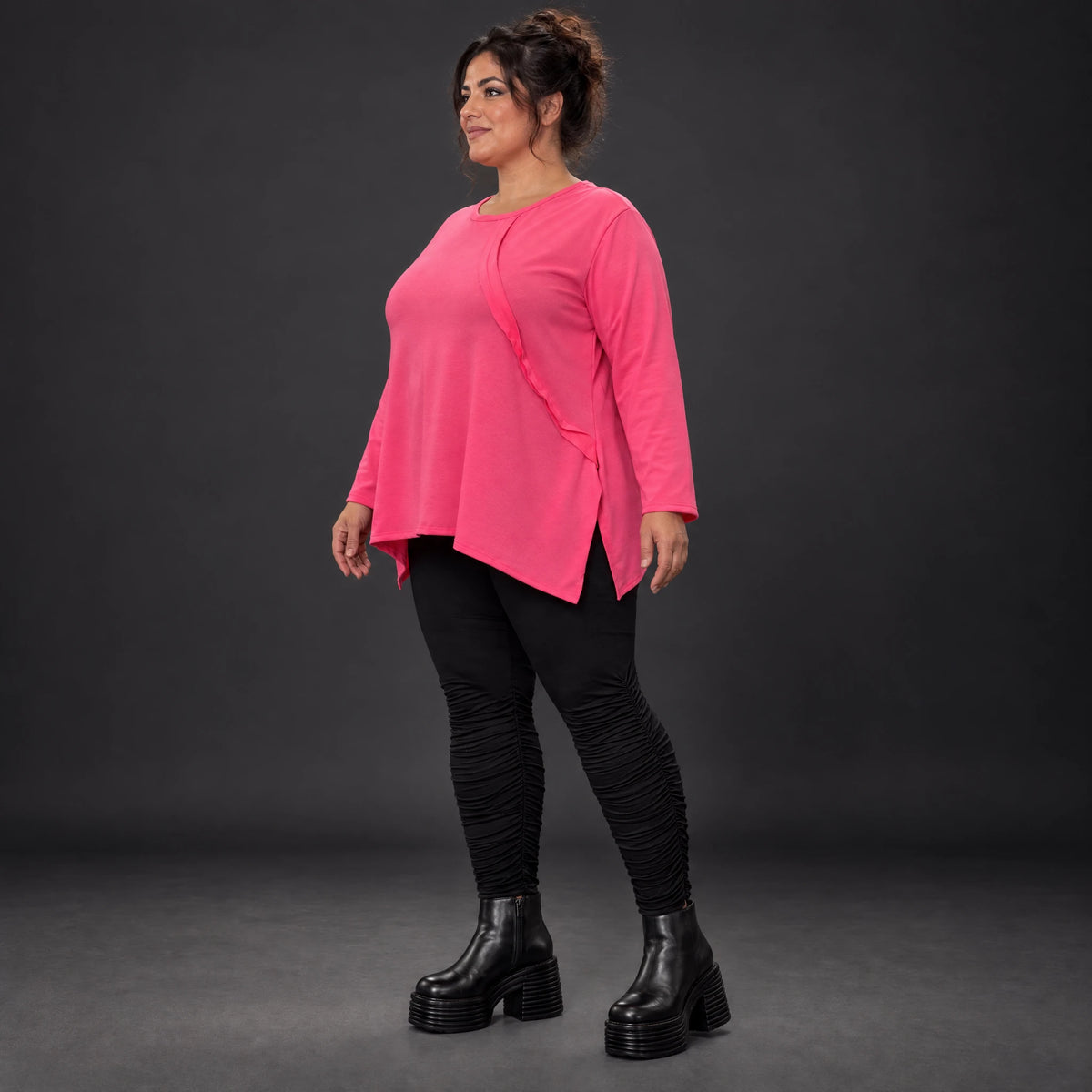 Pinkes Langarmshirt aus weichem Stretchjersey mit Rundhalsausschnitt und lässiger A-Linie