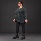 Schwarzes Langarmshirt Basic in fließender A-Linie aus weichem Stretchjersey aus Italien