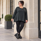 Schwarzes Langarmshirt Basic in fließender A-Linie aus weichem Stretchjersey aus Italien