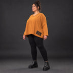Langarmshirt in Braun mit V-Ausschnitt aus weichem Stretchjersey in kastiger Passform