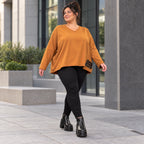 Langarmshirt in Braun mit V-Ausschnitt aus weichem Stretchjersey in kastiger Passform