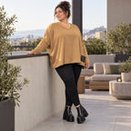 Langarmshirt in Camel aus weichem Stretchjersey mit V-Ausschnitt und kastiger Silhouette