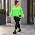 Langarmshirt in sattem Grün aus weichem Stretchjersey mit V-Ausschnitt im kastigen Schnitt